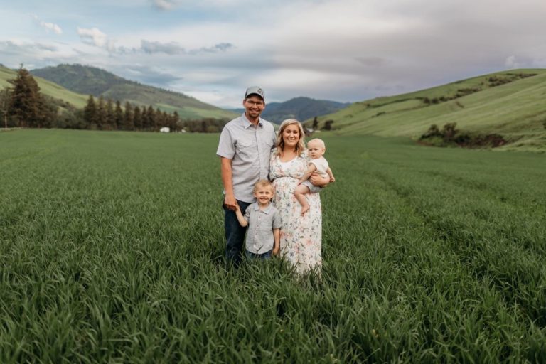 Family Pictures on the Farm | Tips for Family Photos
