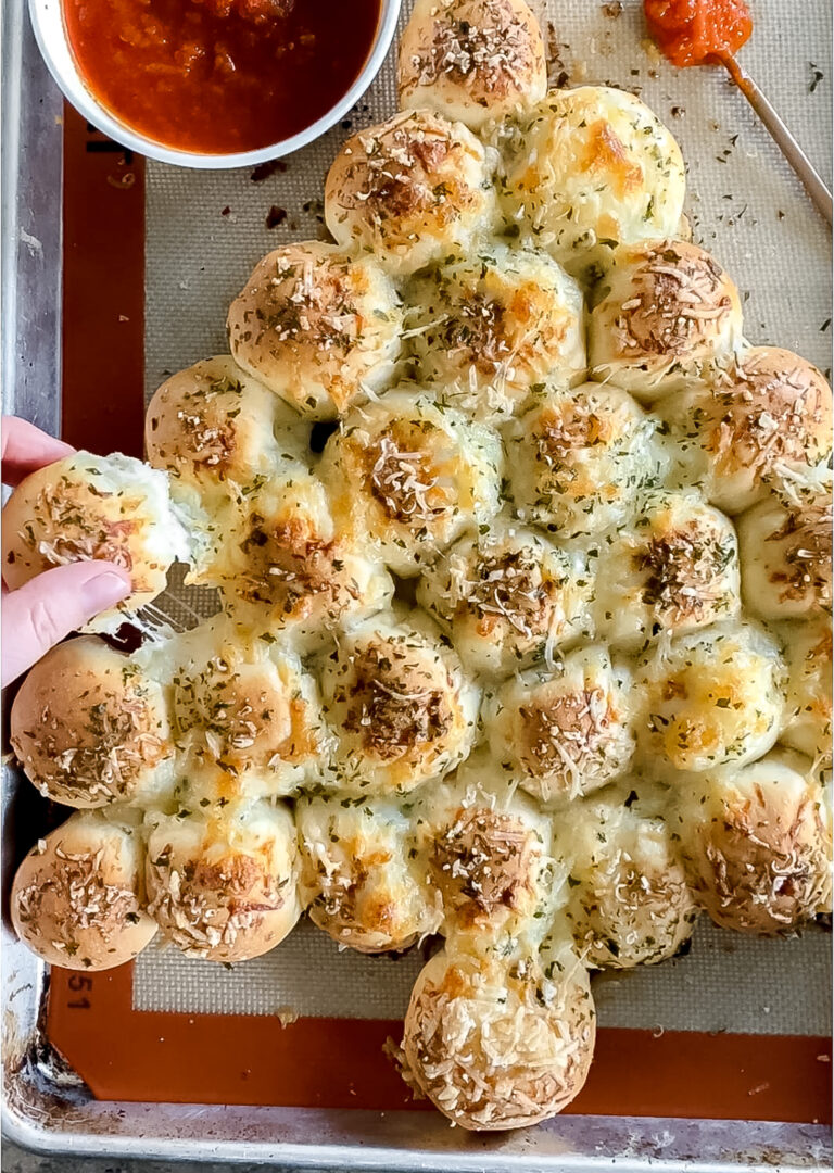 Cheesy Garlic Pull Apart Christmas Tree