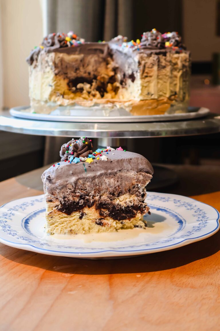 Mint Chip Oreo Ice Cream Cake with Crunchy Fudge Layer