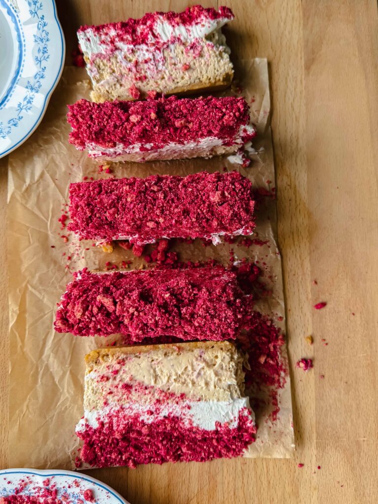 Raspberry Crunch Cheesecake Bars