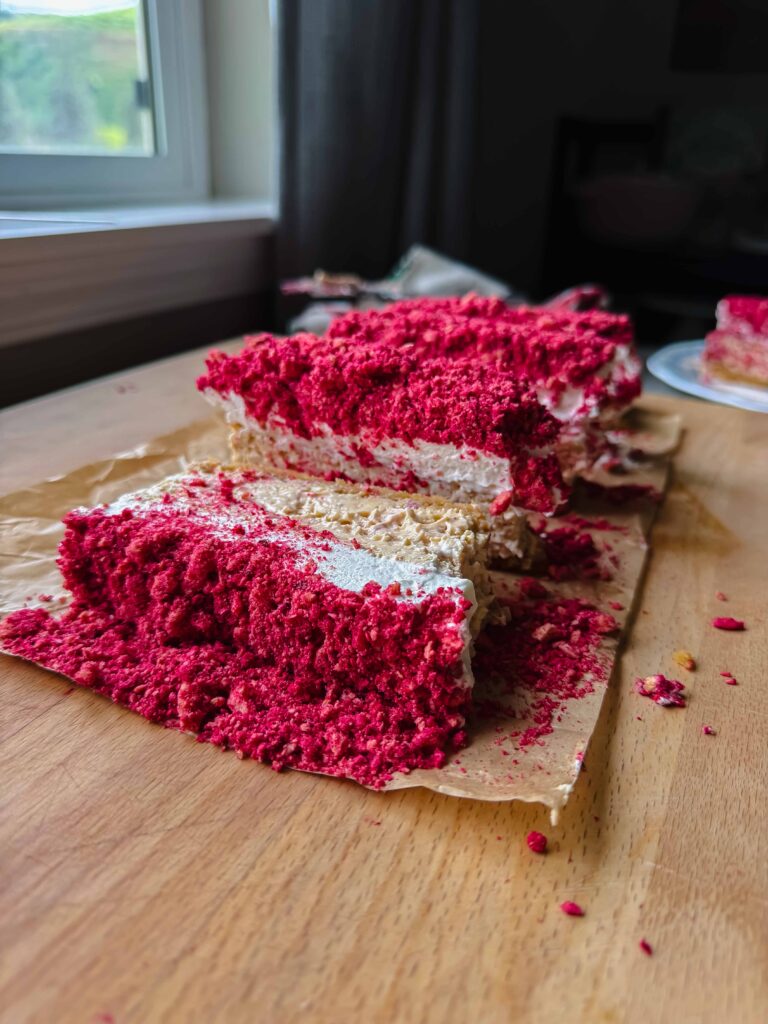 Raspberry Crunch Cheesecake Bars